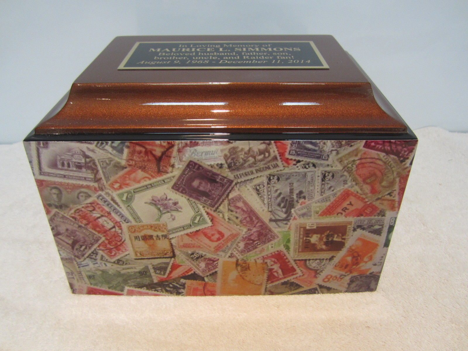 Surprising innovation in the philately world: philatelist cremation urn were made in USA