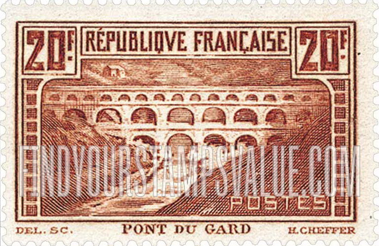 FindYourStampsValue: Pont du Gard, Nimes