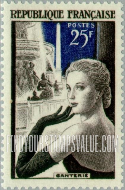 FindYourStampsValue: Gloved Model in Place de la Concorde