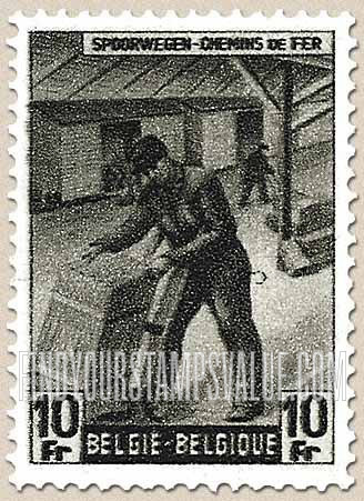 FindYourStampsValue: Parcel Post and Railway: Freight Station Interior