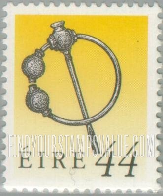 FindYourStampsValue: Art treasures of Ireland: Silver thistle brooch, vertical