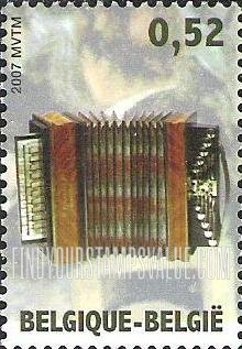 FindYourStampsValue: Accordions: Accordion with brown and black trim