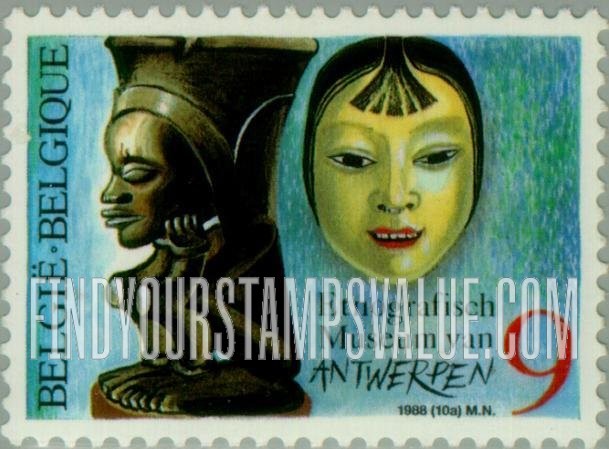 FindYourStampsValue: Cultural Heritage, Artifacts: Statue and mask in the Antwerp Ethnographical Museum