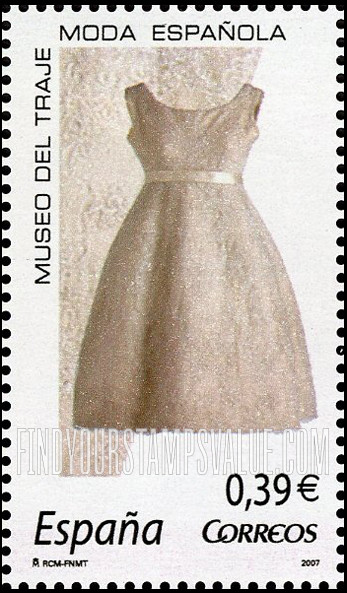 FindYourStampsValue: Women’s Clothing by Balenciaga In Costume Museum, Madrid: Ivory chantily lace and taffeta dress, 1948-50